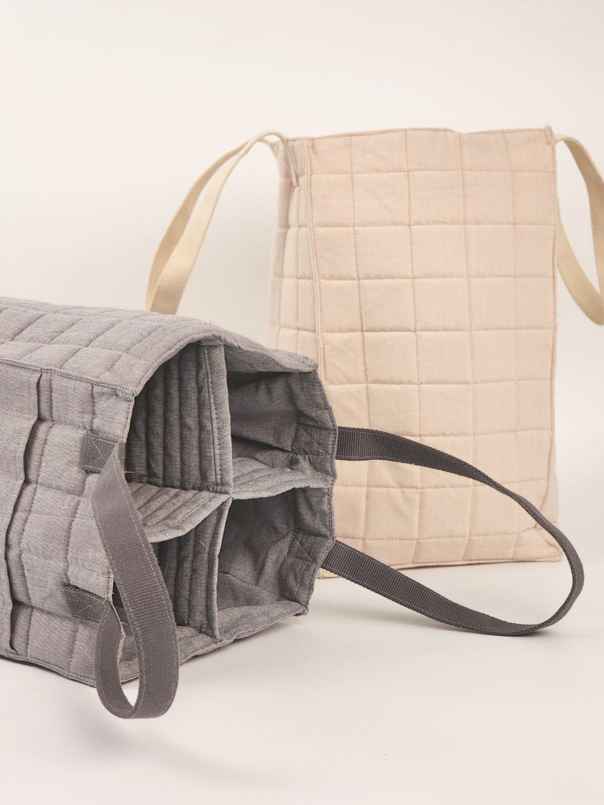 Stylish Beer/Wine Bottle Bag for Your Outdoor Outing. Perfect Beverage Carrier for Picnics, BBQs, and Travel. grey and beige color