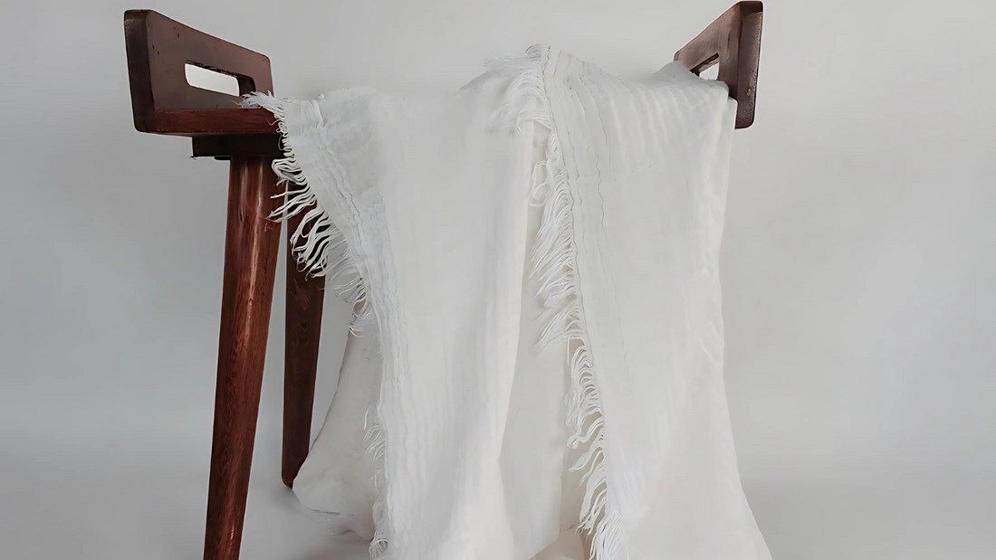 What Makes This 100% Lyocell Throw a Game-Changer for Cozy Living?