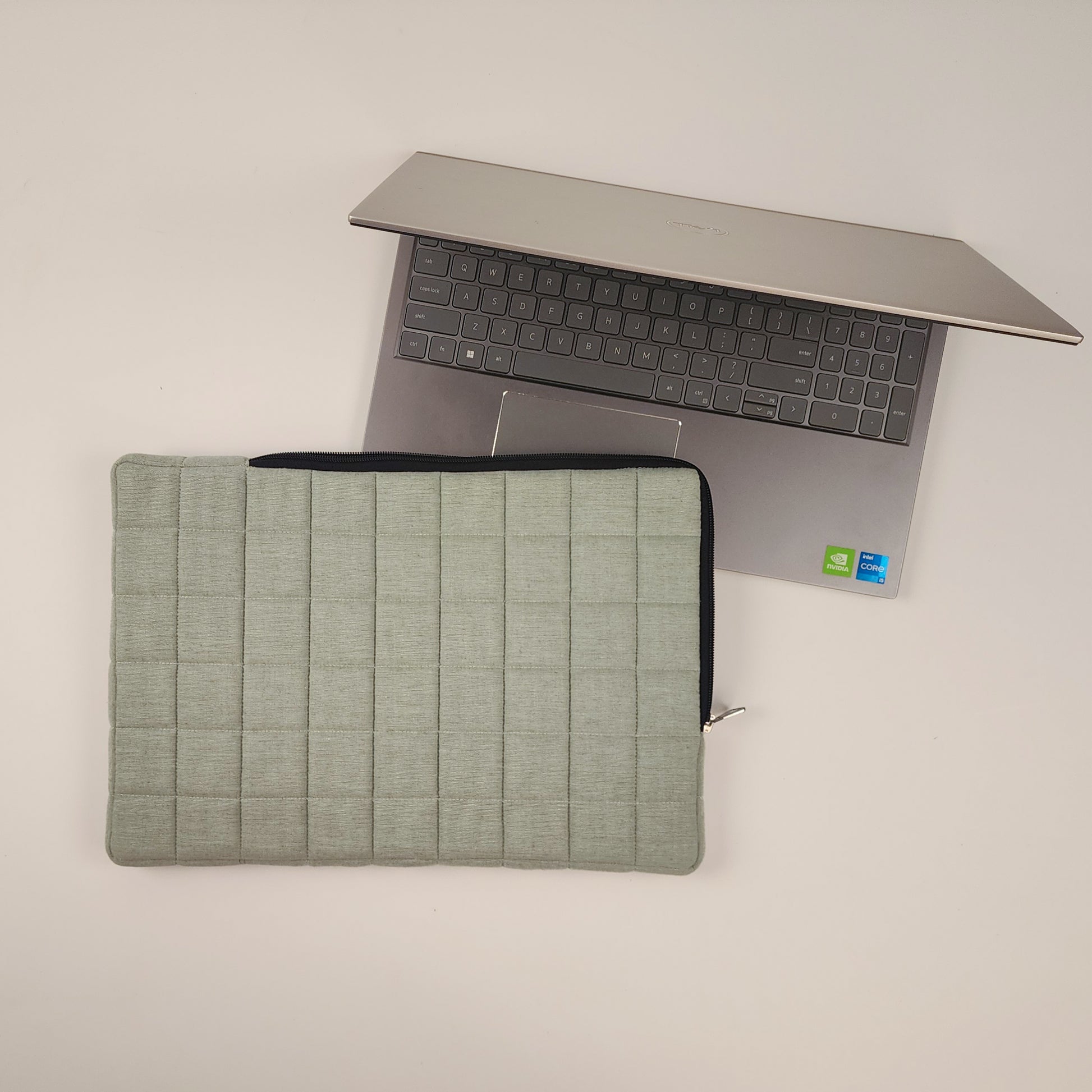 Buy Durable Laptop Sleeve for Ultimate Protection Loom Home Textiles