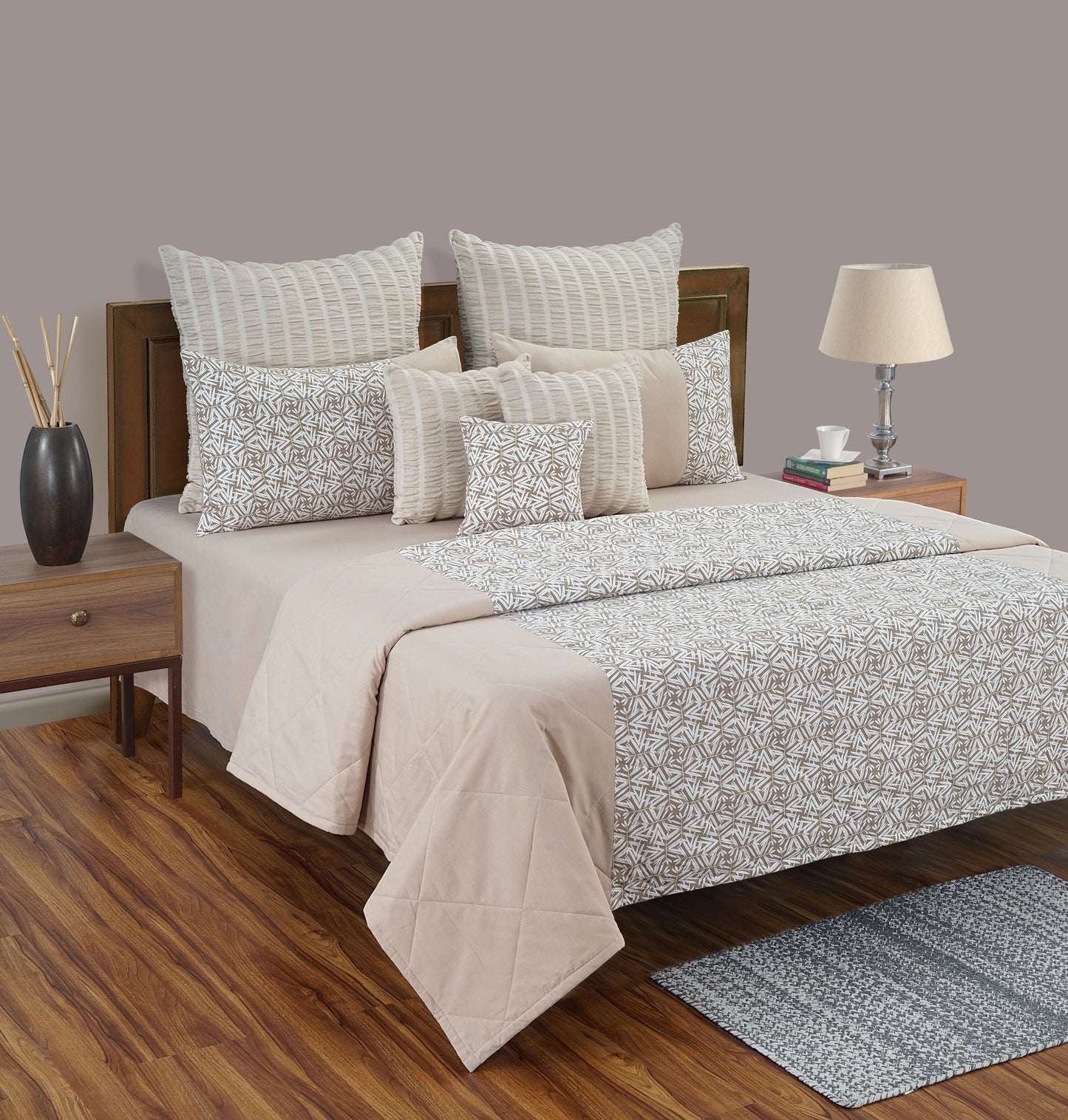 Abstract Comforter Set