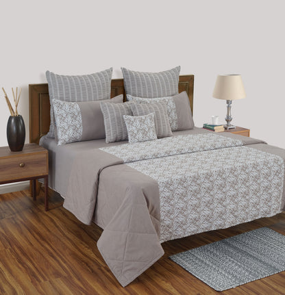 Abstract Comforter Set