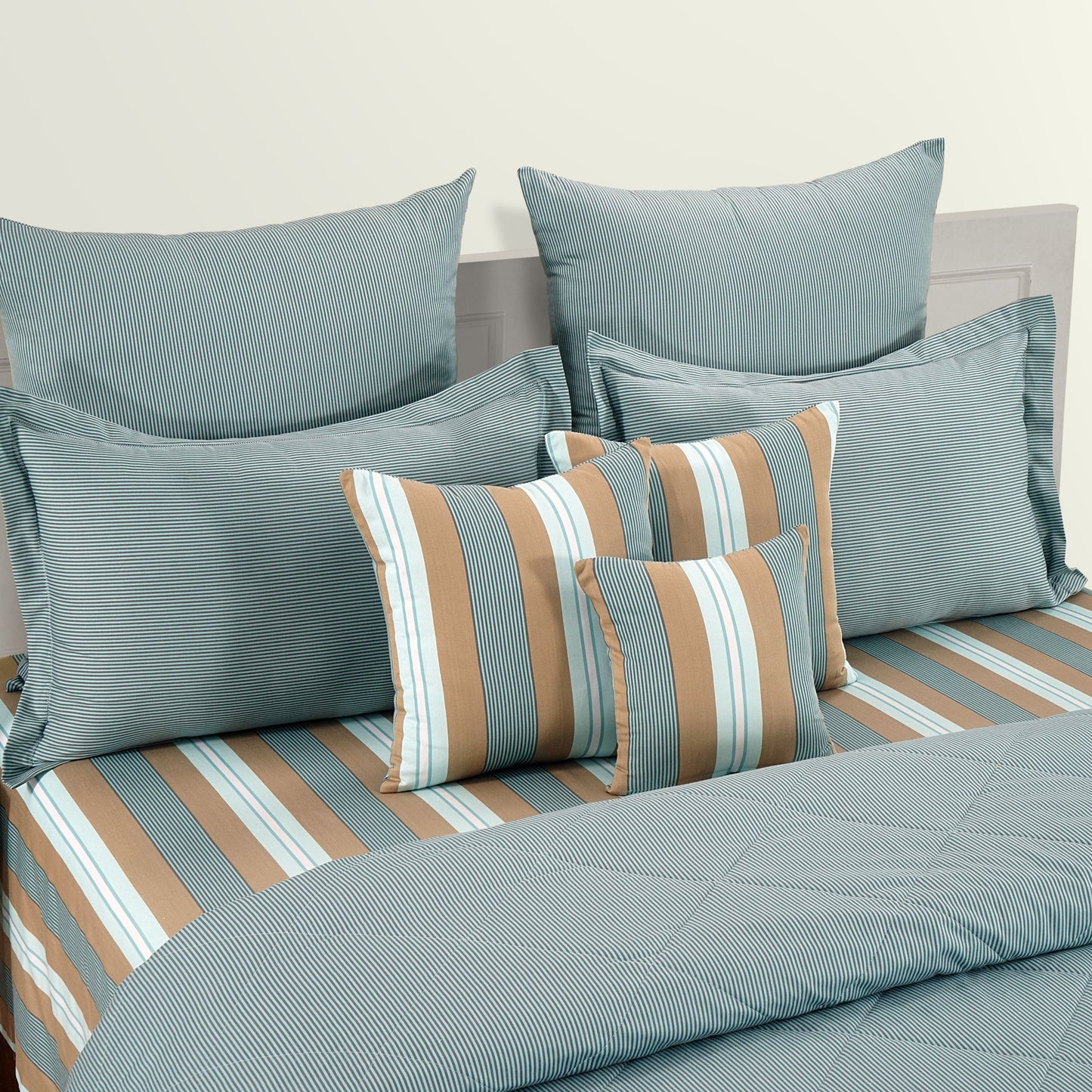 Malmo Reversible Comforter Set